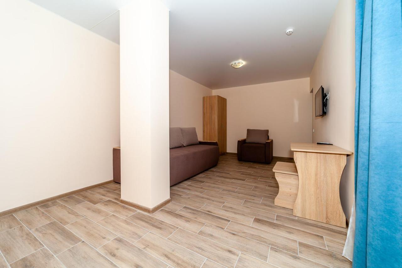 Dolce Vita Resort Hotel Zaliznyy Havn Eksteriør billede