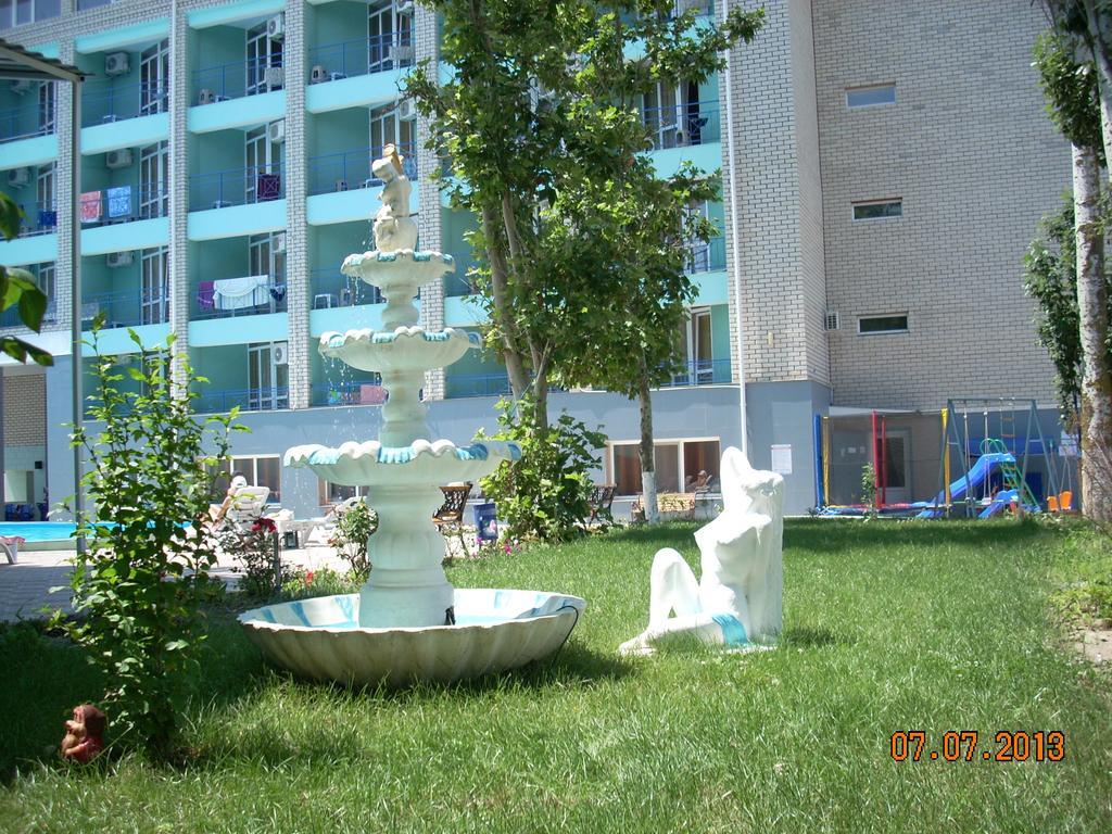Dolce Vita Resort Hotel Zaliznyy Havn Eksteriør billede