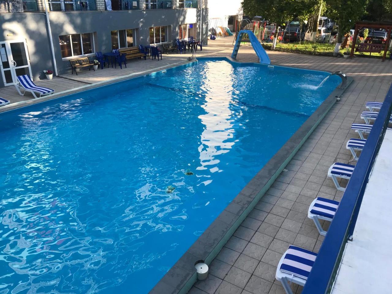 Dolce Vita Resort Hotel Zaliznyy Havn Eksteriør billede